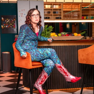 LOL 6 mit Helene Bockhorst: Zwischen Fiebertraum, Furzfessel & feministischer Superheldin