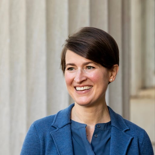 Episode 548: It’s Easy for Elizabeth Chamblee Burch to Get Lost in Detective Mode