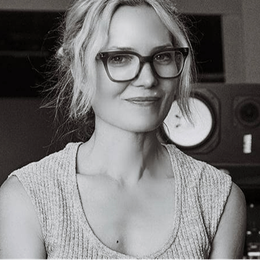 E42: Amy Scott (Crows' Documentary Director) Interview