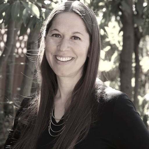The Missing Two-Thirds Of Pain Treatment + Find Your Pain Recipe | Dr. Rachel Zoffness (PhD)