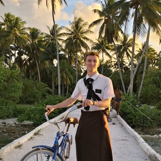 Episode 42: Gage Dowdle - Kiribati - Tarawa, Kiritimati, Marakei