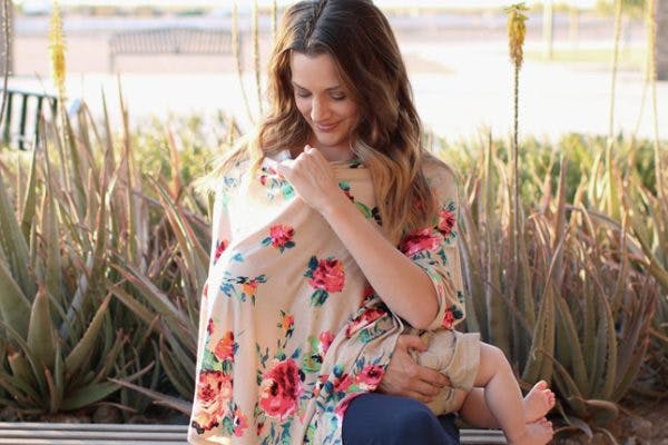 Should I Wear a Breastfeeding Cover? image