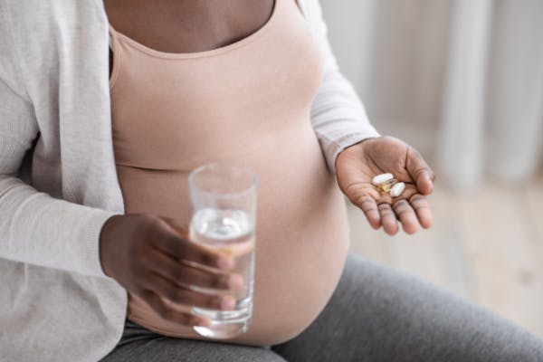 Avoid These 5 Ingredients in Your Prenatal Vitamin image