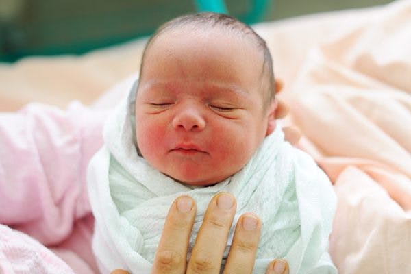 Should You Swaddle Your Baby? image