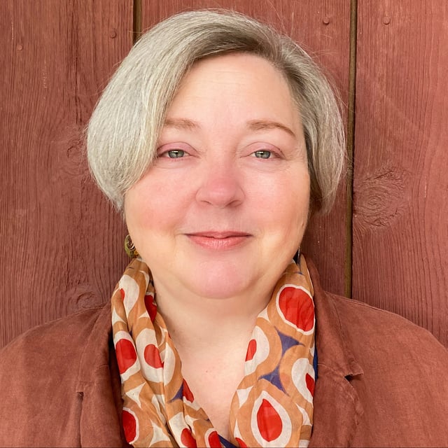 Episode 483: Off the Page and Into the Ears with Julia Barton image