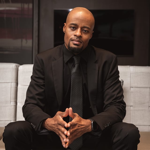 570. Dre Baldwin - Helping Entrepreneurs to Work On Your Game, Knowing When to Fire Yourself and Decision Making with Principles image