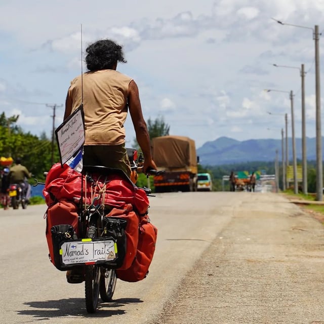 nomads bike tours