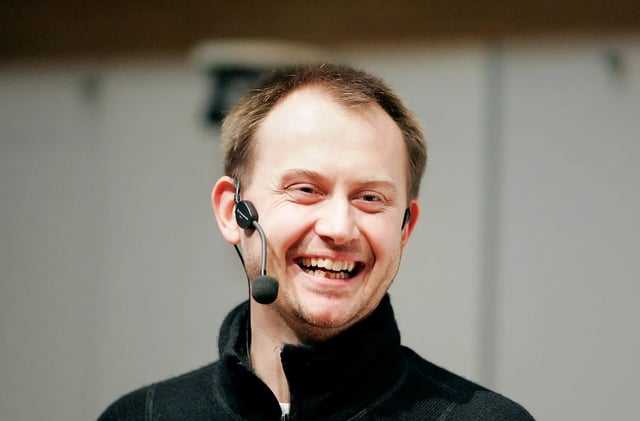 Making the electricity grid work like the internet image