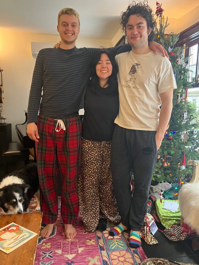 Sarah's Kids, Materialism, Presents and the Peaceful Parenting Long View: Episode 215 image