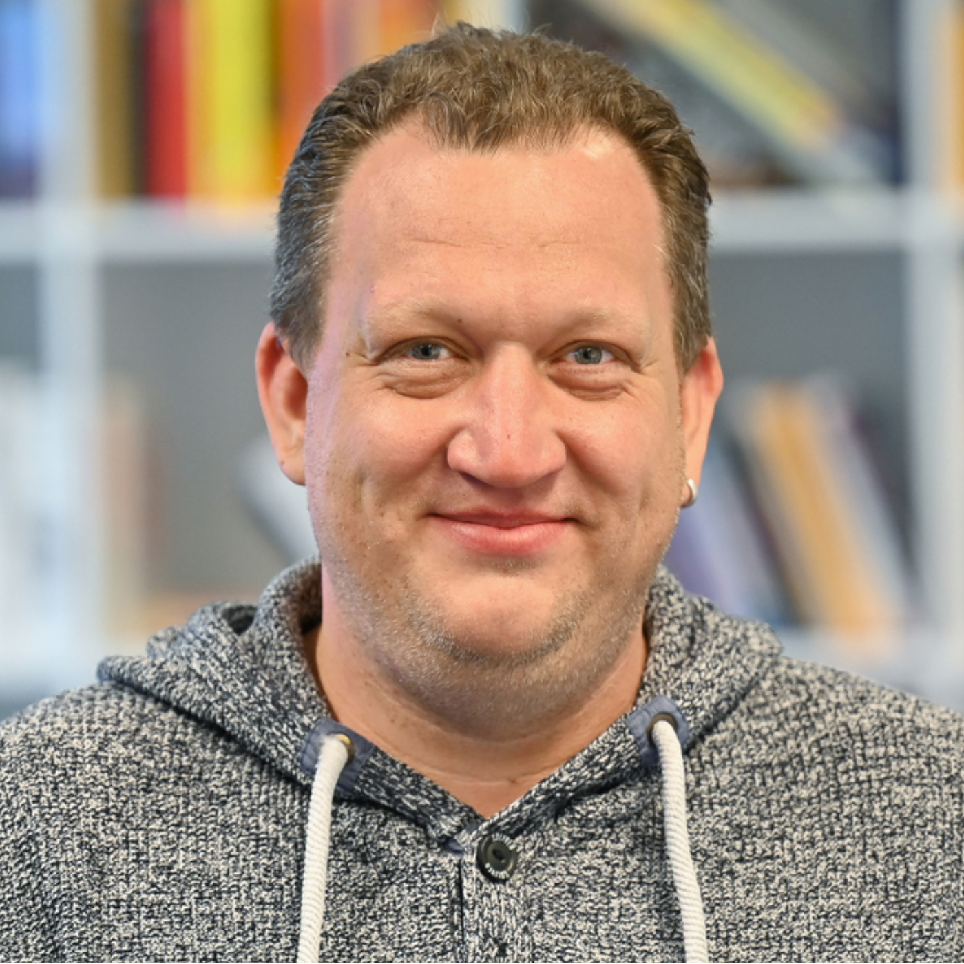 Von Gamer zu Helfer: Ronald Stolz mit dem Weg aus der Gaming-Sucht episode artwork